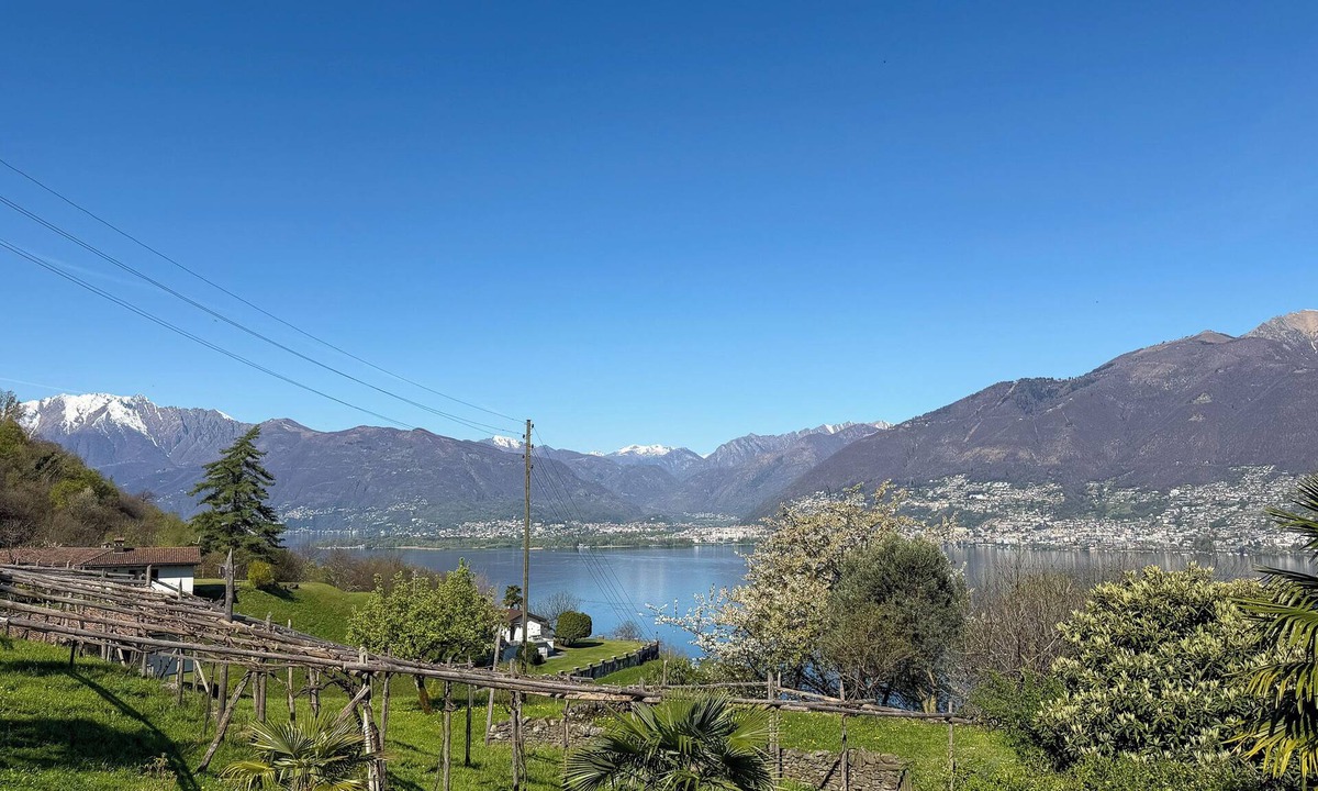 Magadino House | 4-Star Holiday Home Bergidylle am Lago Maggiore for up to 5 guests