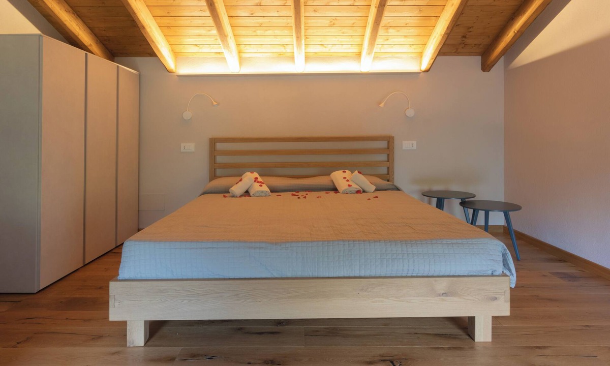 Faggeto Lario Bed & Breakfast | A scenic retreat where the greenery of nature is bathed in tranquility.