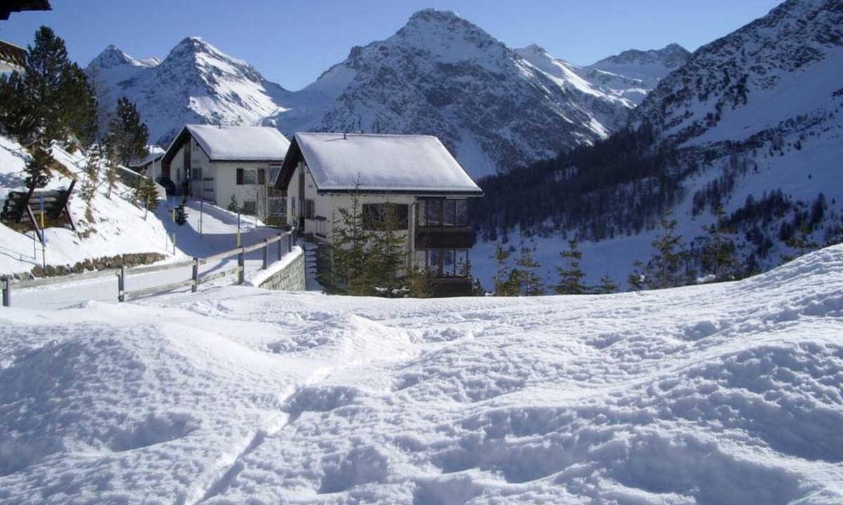 Arosa Apartment | Alpentobel Appartement/Fewo, Toilette und Bad/Dusche getrennt, 6-Bettwohnung by Interhome