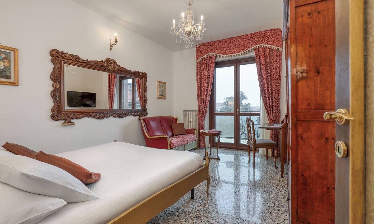 Pavia Apartment | Angolo Alla Stazione SUITE flat with panoramic terrace