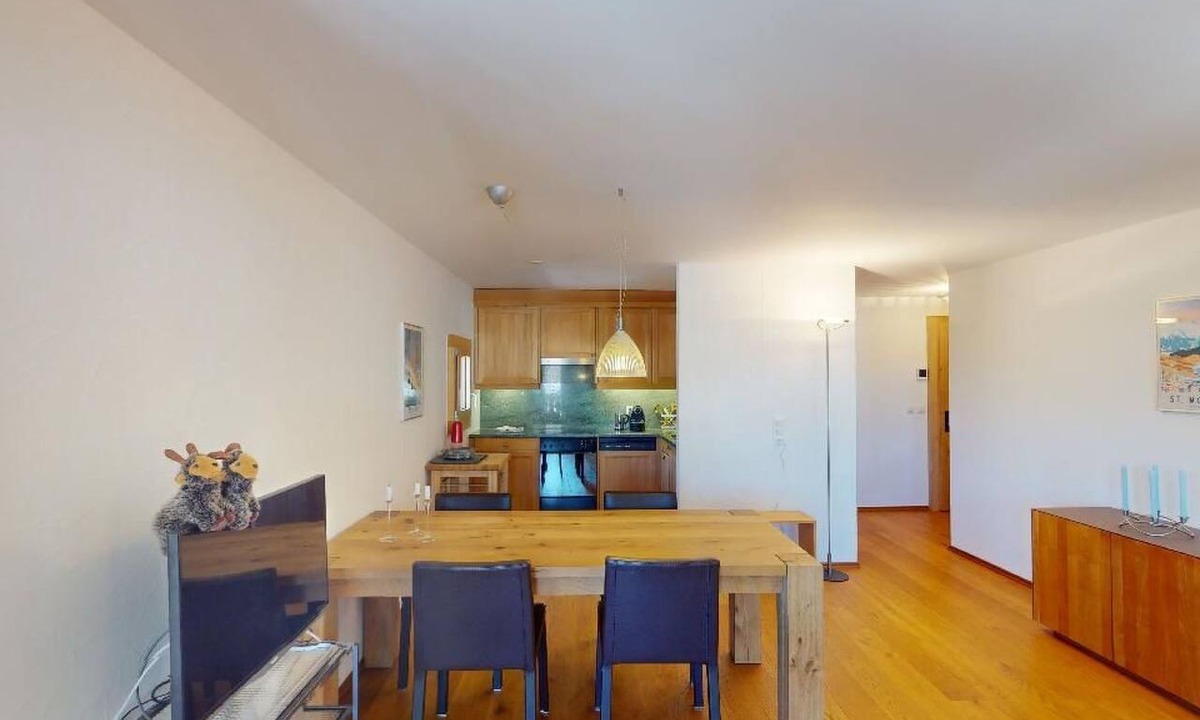 Silvaplana Apartment | Apartment Arsa 28 - Stilvolle Wohnung mit Seeblick in Silvaplana by Interhome