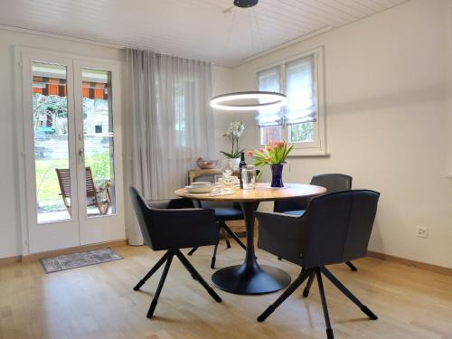 Leissigen Apartment | Apartment Beatrice Garden by Interhome