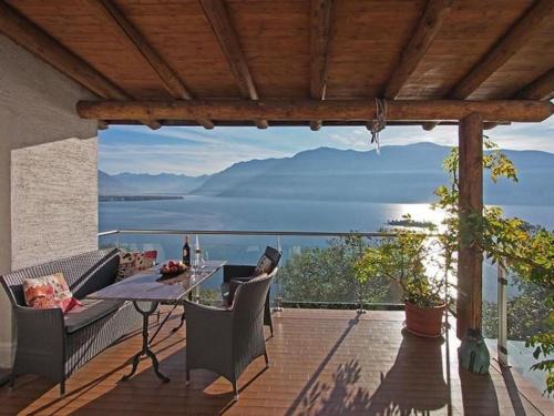 Porto Ronco Apartment | Apartment Casa Leula 2 1-2 Zimmerwohnung by Interhome