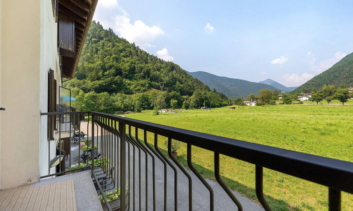 Ledro Apartment | Apartment 'Casa Serena&Giacomo5' with Mountain View, Shared Garden and Wi-Fi