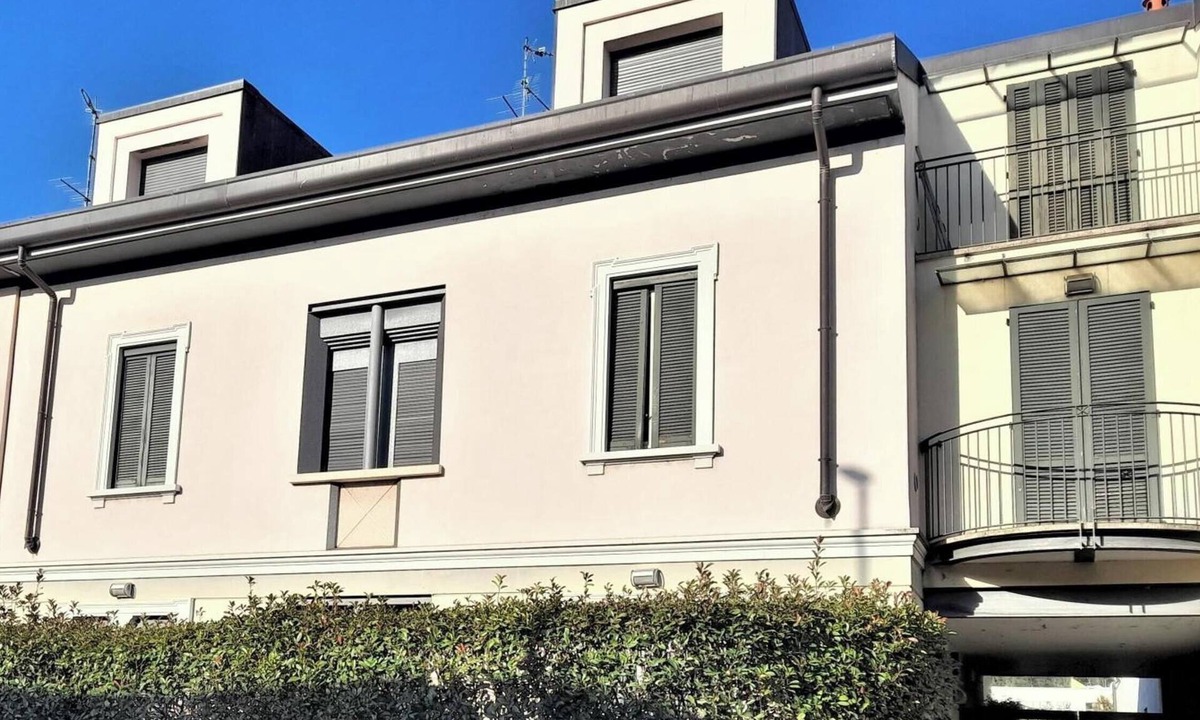 Lesmo Apartment | Apartment 'Host Di Elena' with Private Terrace, Garden and Wi-Fi