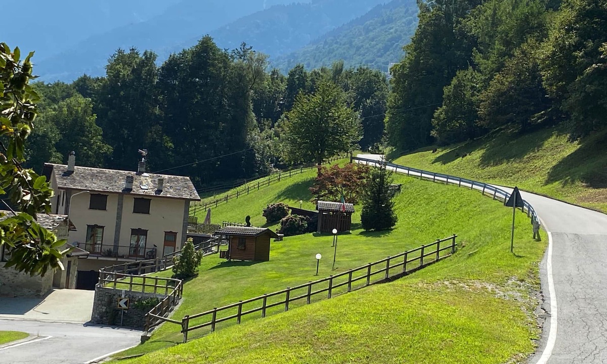 Valtellina Apartment | Apartment 'Il Giardino' with Mountain View, Private Terrace and Wi-Fi