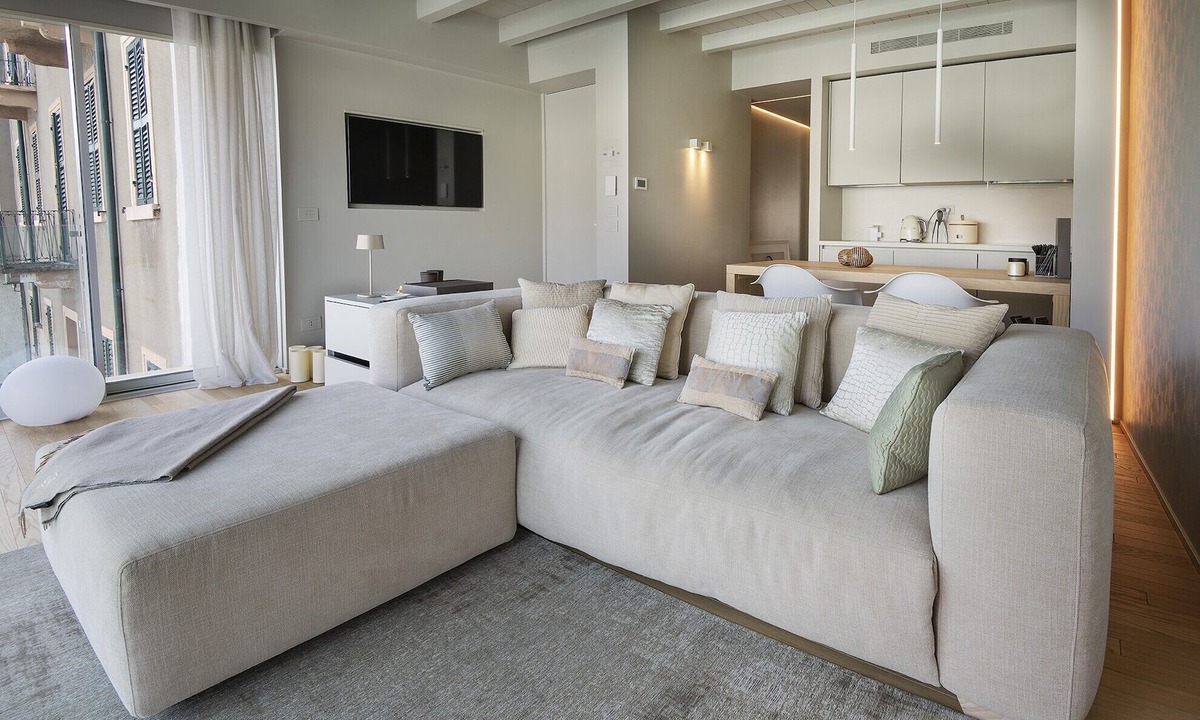 Peschiera del Garda City Centre Apartment | Apartment 'Palazzo Cordigero - Fortezza' with Lake View and Wi-Fi