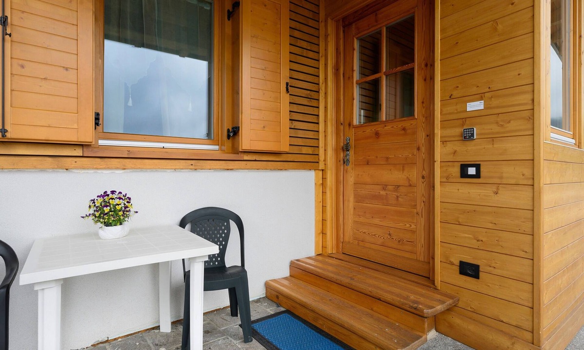 Romeno Apartment | Apartment 'Piano Terra 3' with Mountain View, Private Terrace and Wi-Fi