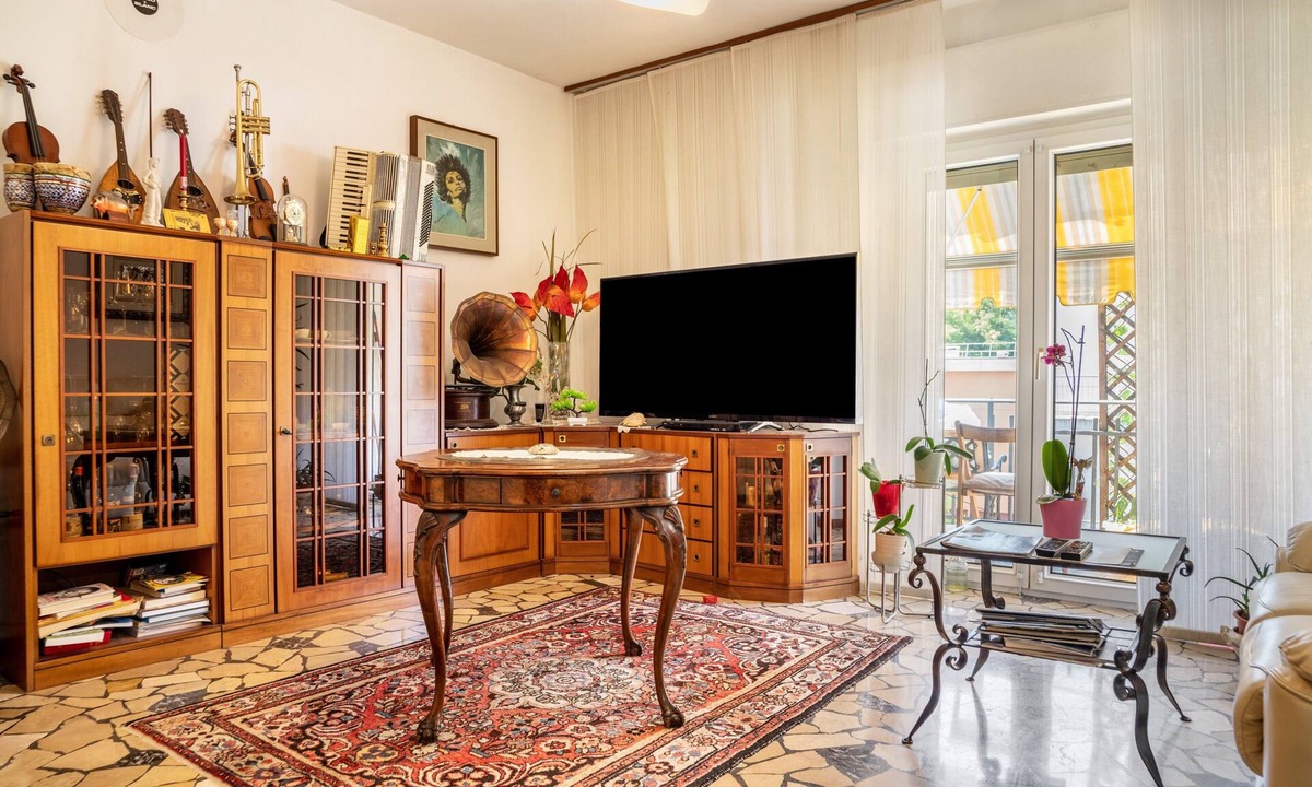 Trento Apartment | Apartment 'Re 1' with Balcony, Wi-Fi and Air Conditioning