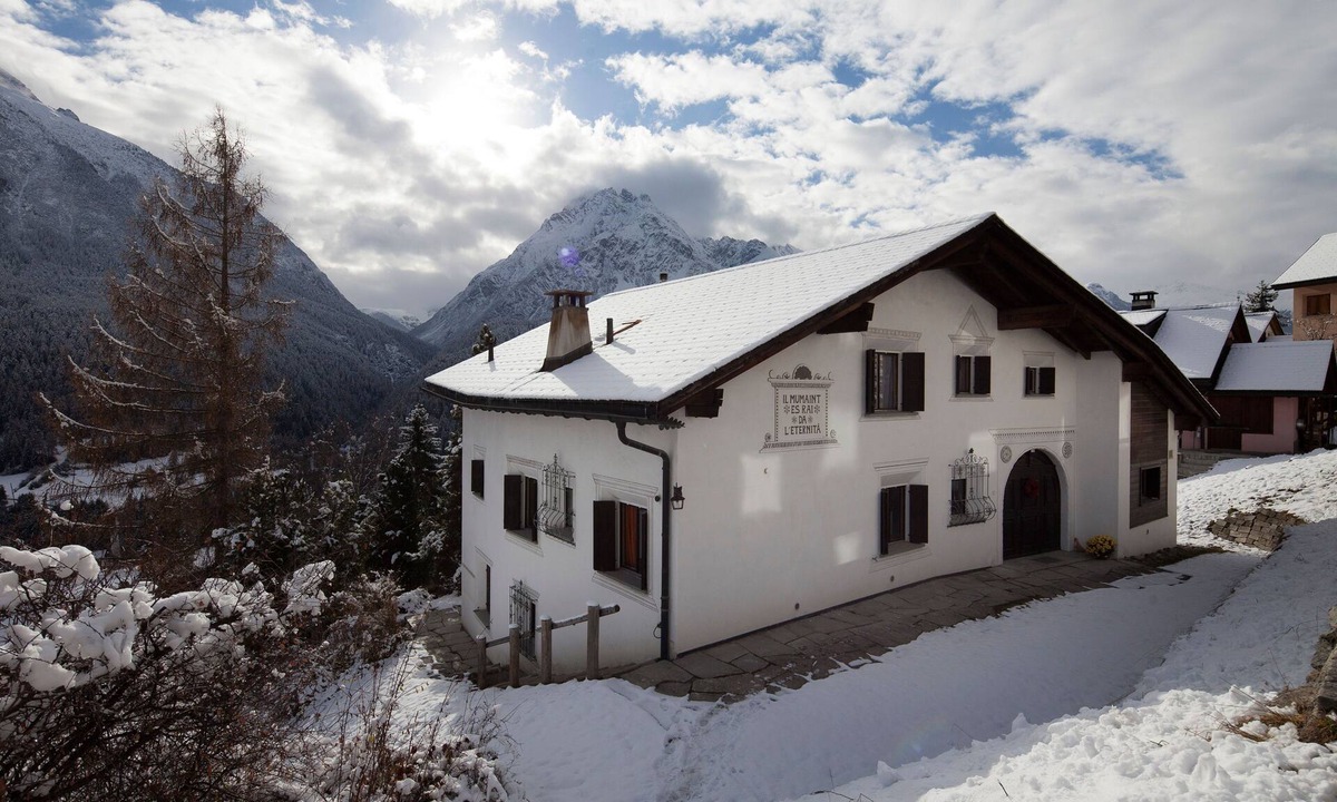 Engadin Scoul Apartment | Apartment "Sirena" with a view of the mountains