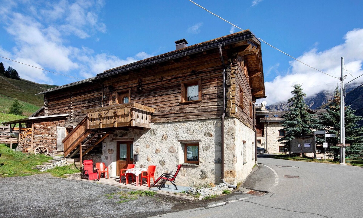 Trepalle Apartment | Apartment 'Sole Tra Le Cime - Trepalle' with Mountain View, Private Garden and Wi-Fi