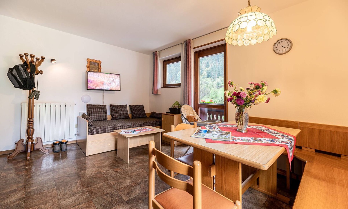 Pracorno Apartment | Apartment 'Trilocale 7' with Shared Garden, Balcony and Wi-Fi