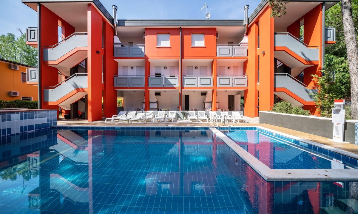 Bibione Apartment | Apartment 'Villa Luca Trilocale 4' with Terrace, A/C and Wi-Fi