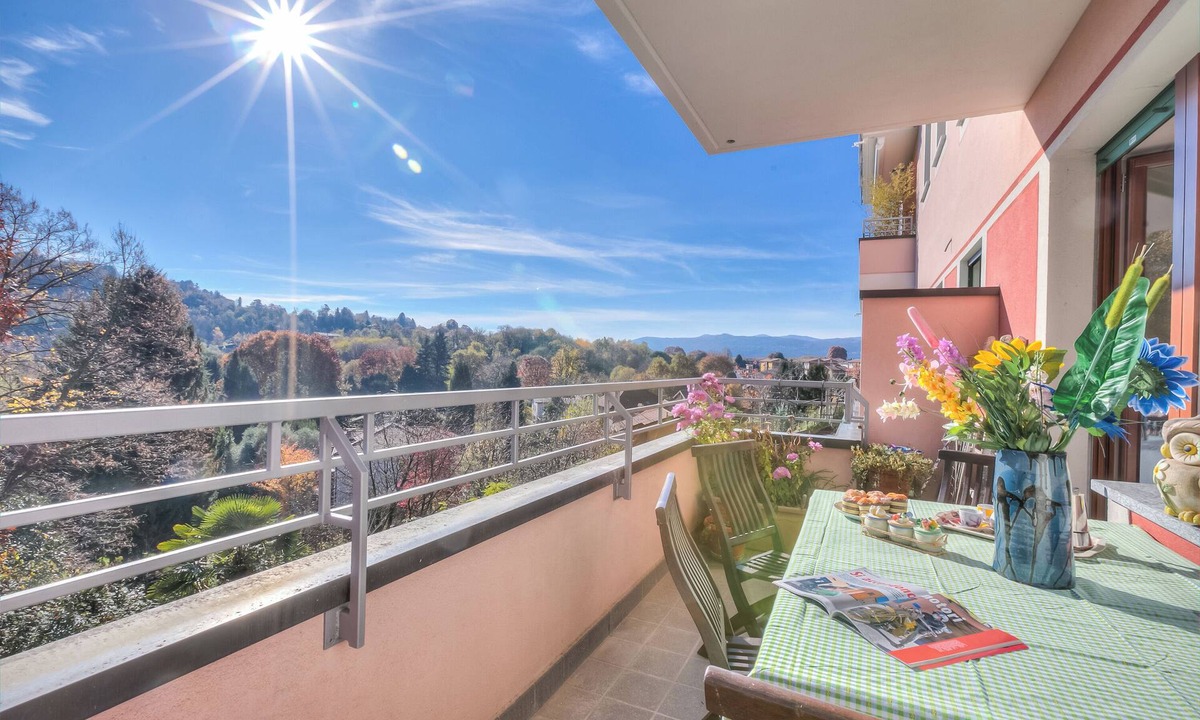 Laveno Apartment | Appartamento Residenza Chiara: Sunny Balcony and Mountain View, Laveno Mombello, Italy