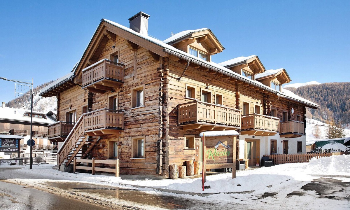 Valtellina Apartment | Appartamento Wood – Rasia Residence Relax: Attico in legno con vista a Livigno