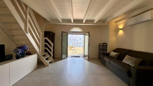 Riva di Solto Apartment | Appartamento Zu fronte lago con piscina