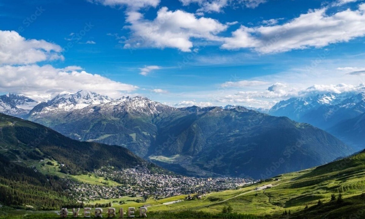 Verbier Apartment | Attic Ski Retreat in Verbier with Stunning Mountain Views