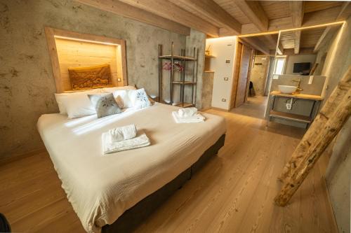 Chiesa Bed & Breakfast | Bazzario B&B