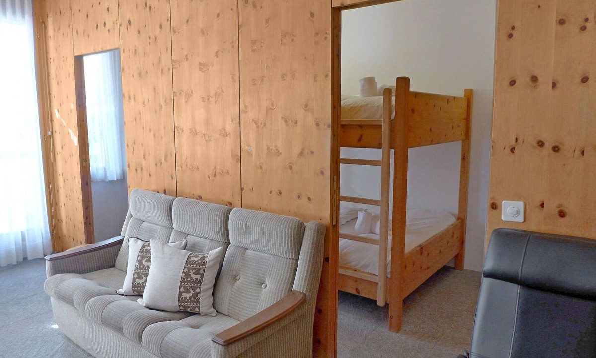 Celerina-Schlarigna Apartment | Beautiful apartment for 4 people with WIFI, TV, balcony and pets allowed