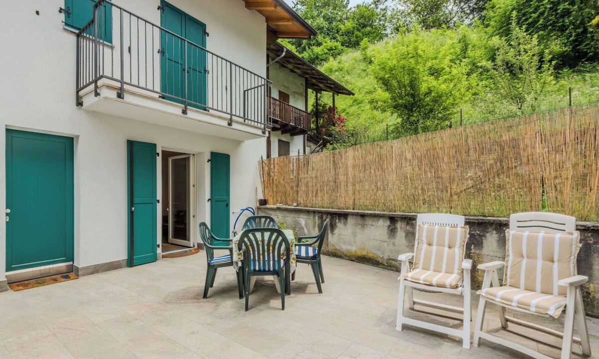 Ragoli Apartment | Beautiful apartment for 4 guests with WIFI, TV, patio and pets allowed