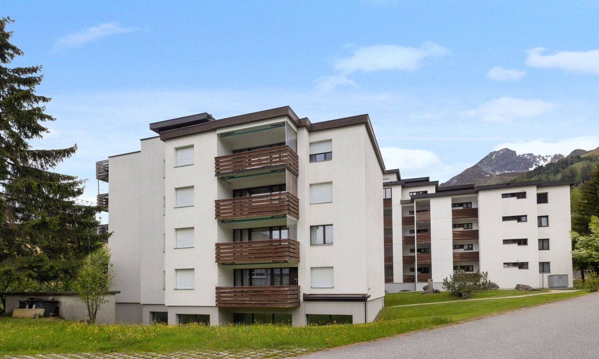 Davos-Dorf Apartment | Beautiful apartment for 6 guests with WIFI, pool, TV and balcony