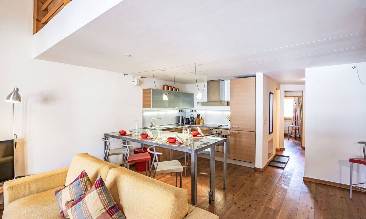 La Punt-Chamues-ch Apartment | Beautiful apartment for 4 people with WIFI, TV, balcony, pets allowed and panoramic view
