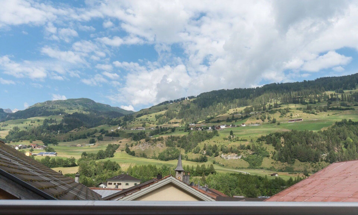 Zillis Apartment | Beautiful apartment for 7 people with WIFI, TV, balcony and panoramic view
