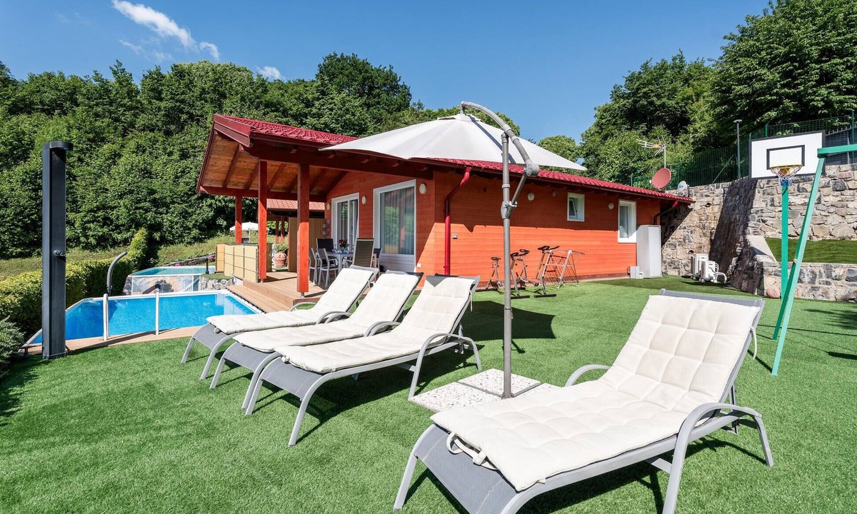 Riva di Solto House | Beautiful home in Solto Collina BG with WiFi
