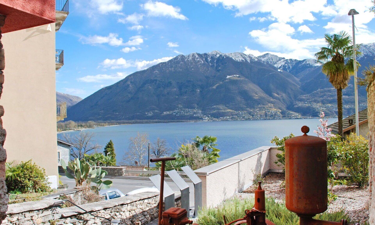 Minusio House | Beautiful private villa for 4 people with WIFI, A/C, TV, patio, pets allowed and panoramic view