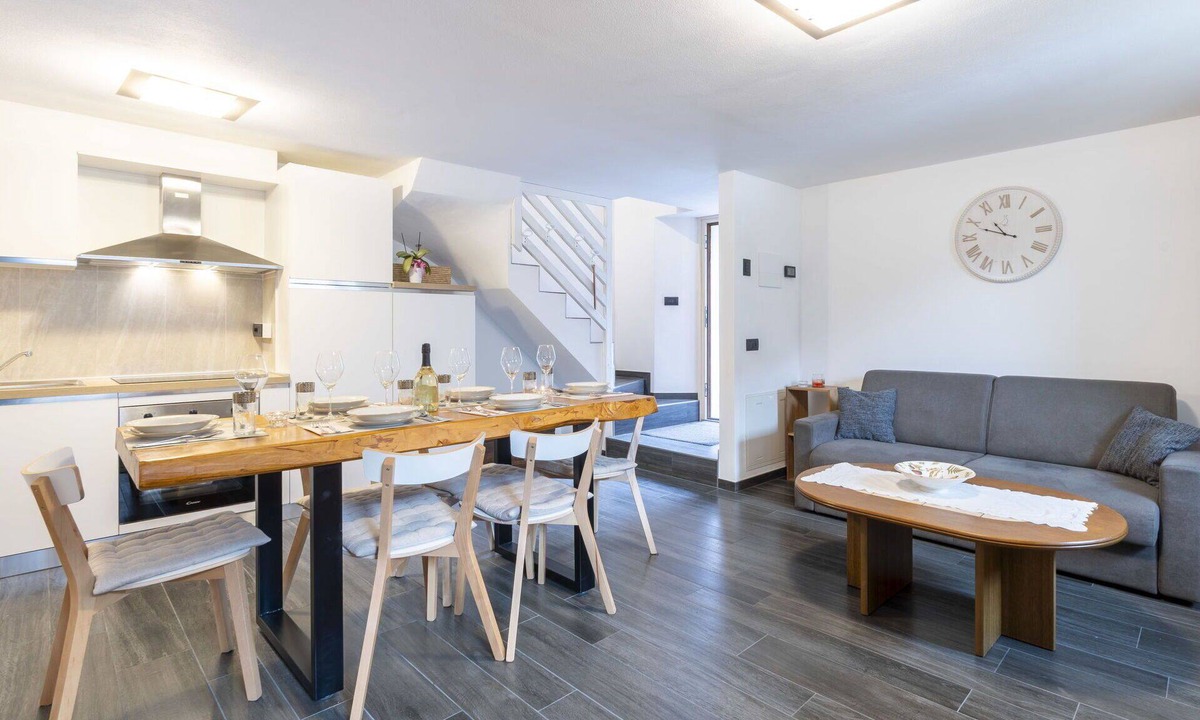 Valtellina House | Beautiful private villa for 6 guests with WIFI, TV, patio and pets allowed