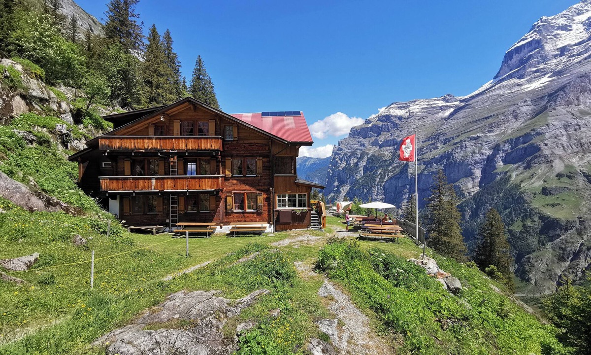 Gimmelwald House | Berggasthaus Tschingelhorn - only accessible on foot (2 hour hike)