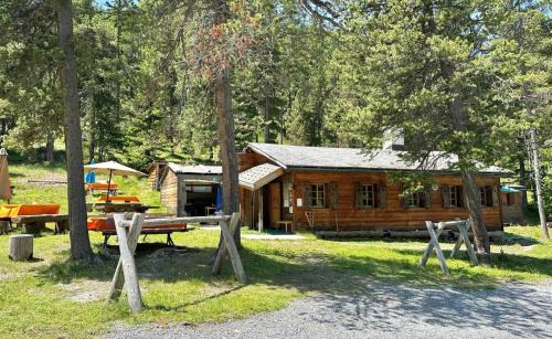 Zernez Hostel | Bergunterkunft Ova Spin