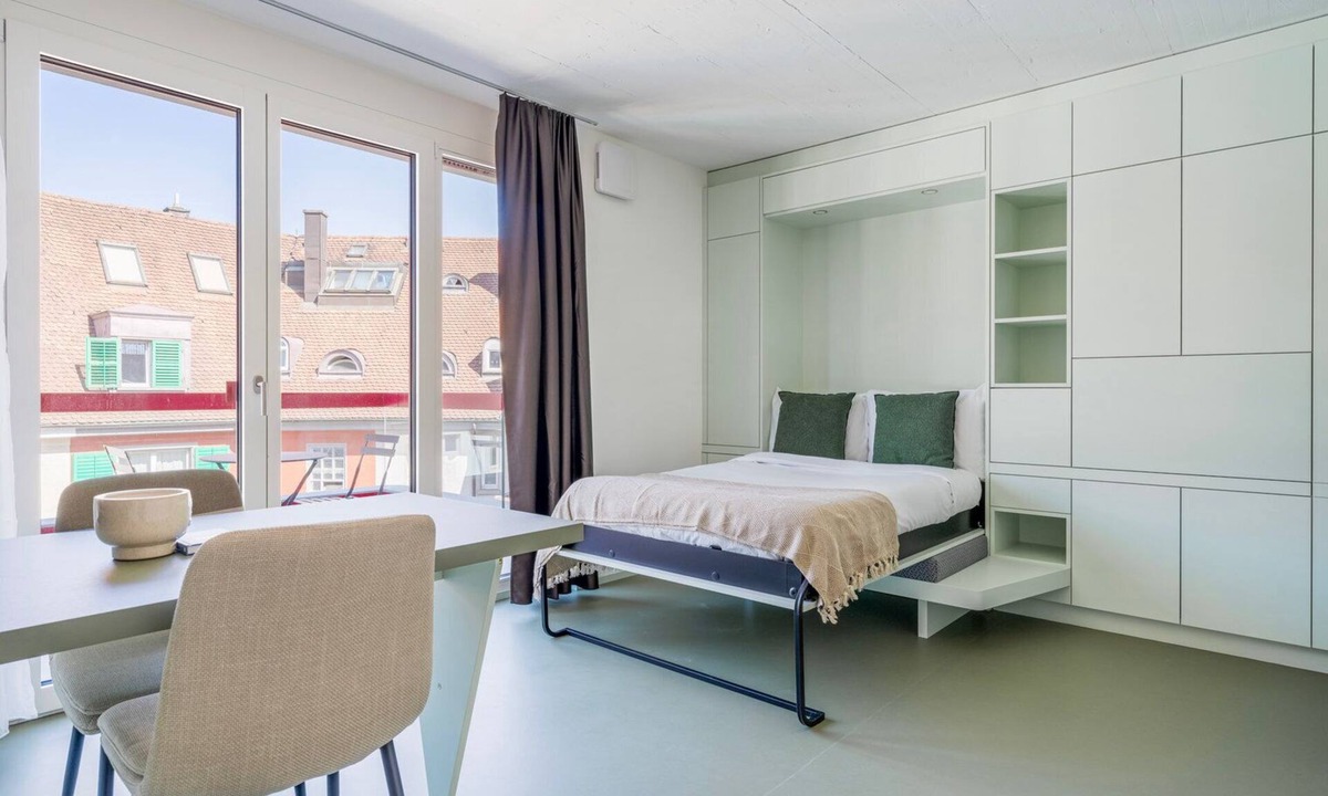 Oerlikon Apartment | Blueground | Oerlikon, balcony, nr ETH Zürich