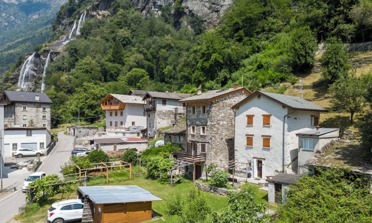 Valtellina House | Borgonuovo Waterfall's House by Interhome