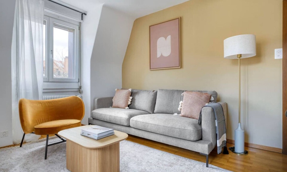 Wipkingen Apartment | Bright 2-BR in Wipkingen — balcony, garden & tram nearby