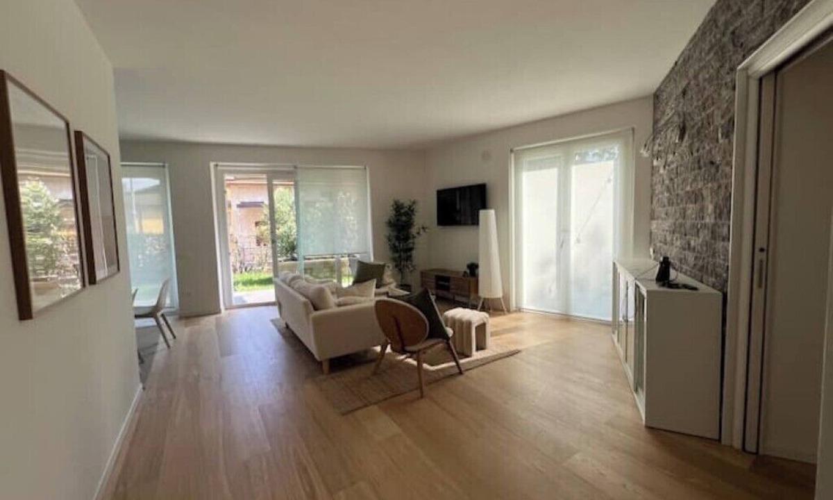 Vertova Apartment | Bright three-room apartment with garden