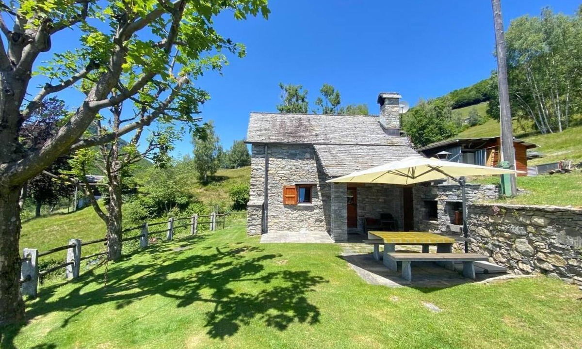 Centovalli House | Cà du Papa 1 by Interhome