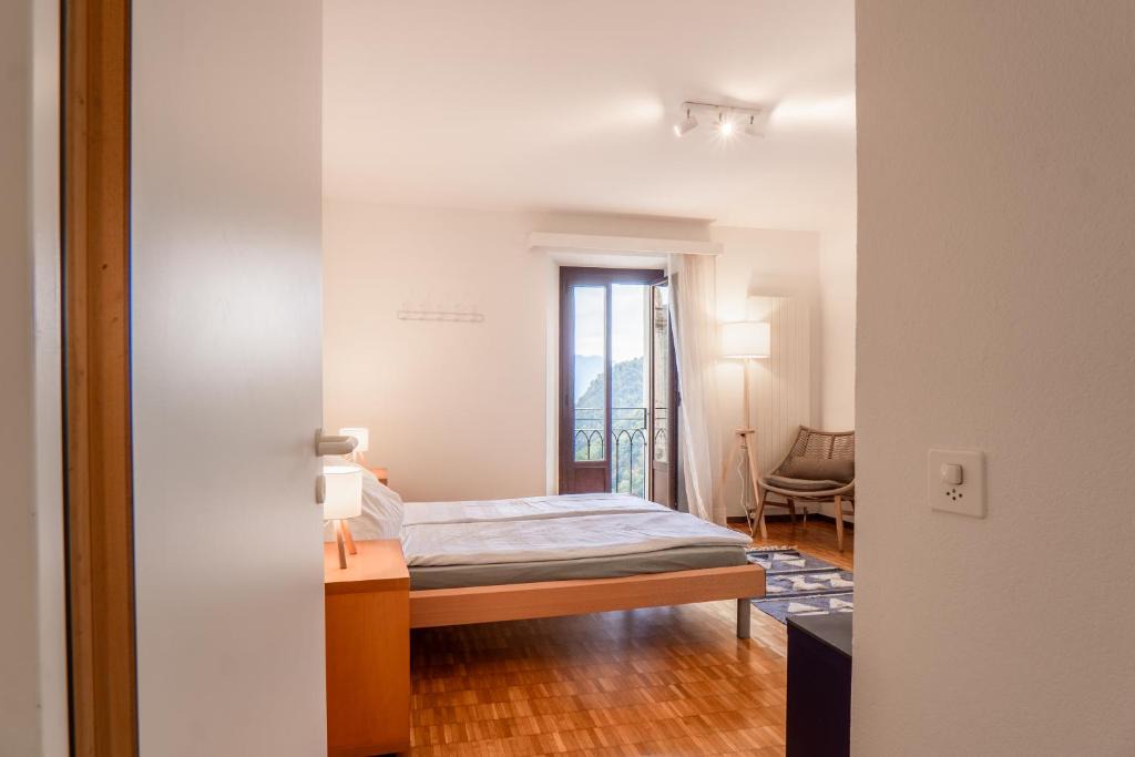 Mergoscia Apartment | Cà Armonia 4 Panoramic view of the Verzasca Valley