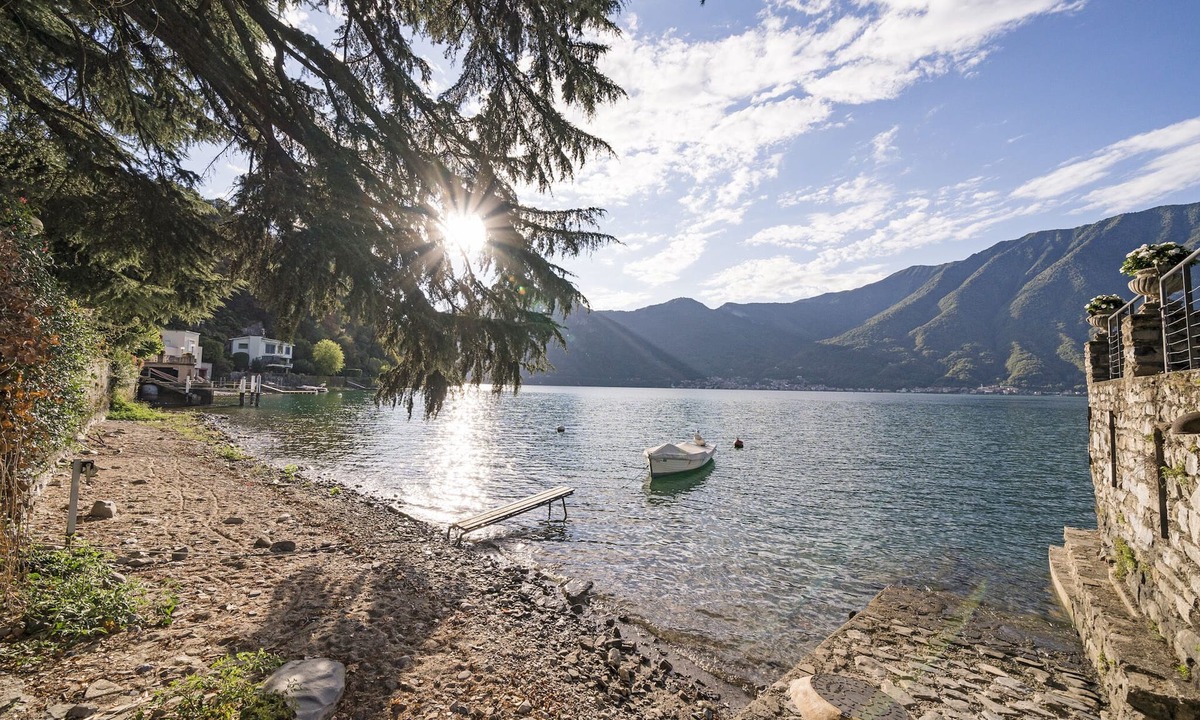 Lenno Apartment | Casa Agatha Lenno Village home-Top floor lake view luxury by Italian Apartments