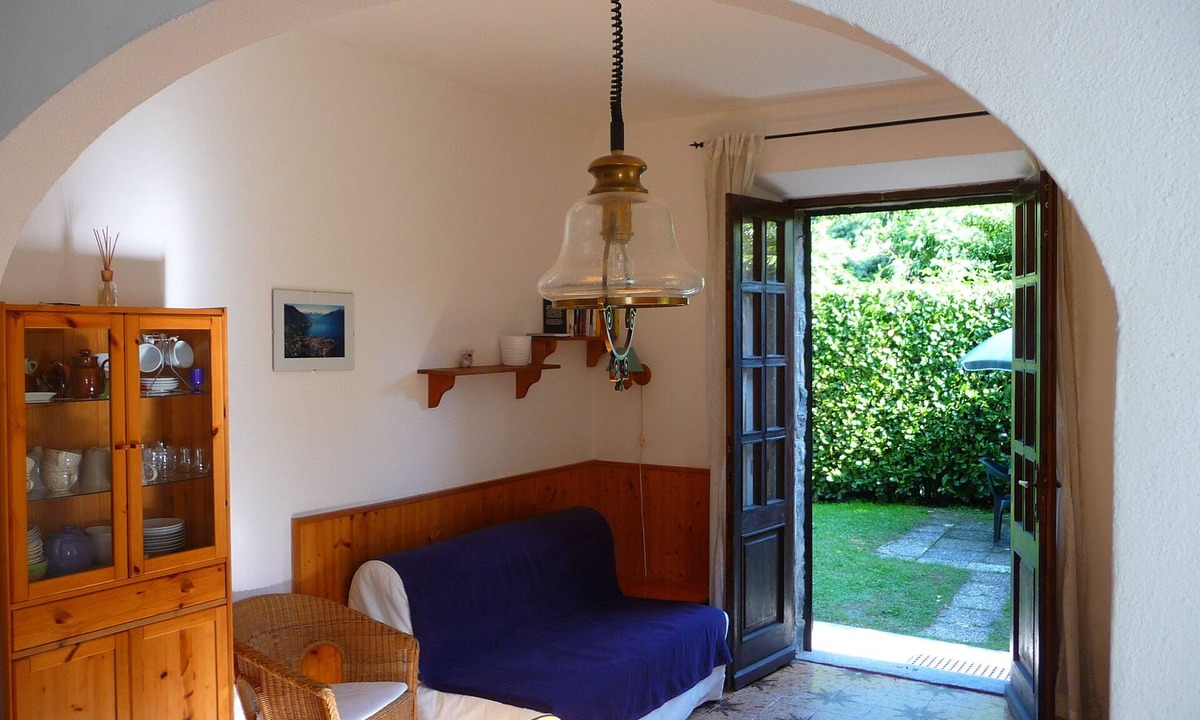 Menaggio Apartment | Casa al Ponte apartment with private garden, Wifi Internet!