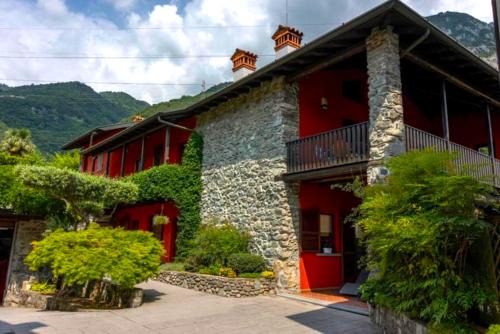 Costa Volpino Apartment | Casa C'era una volta