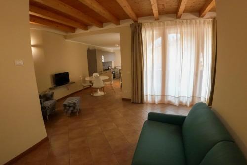 Monasterolo del Castello House | Casa Vacanze al Lago P1