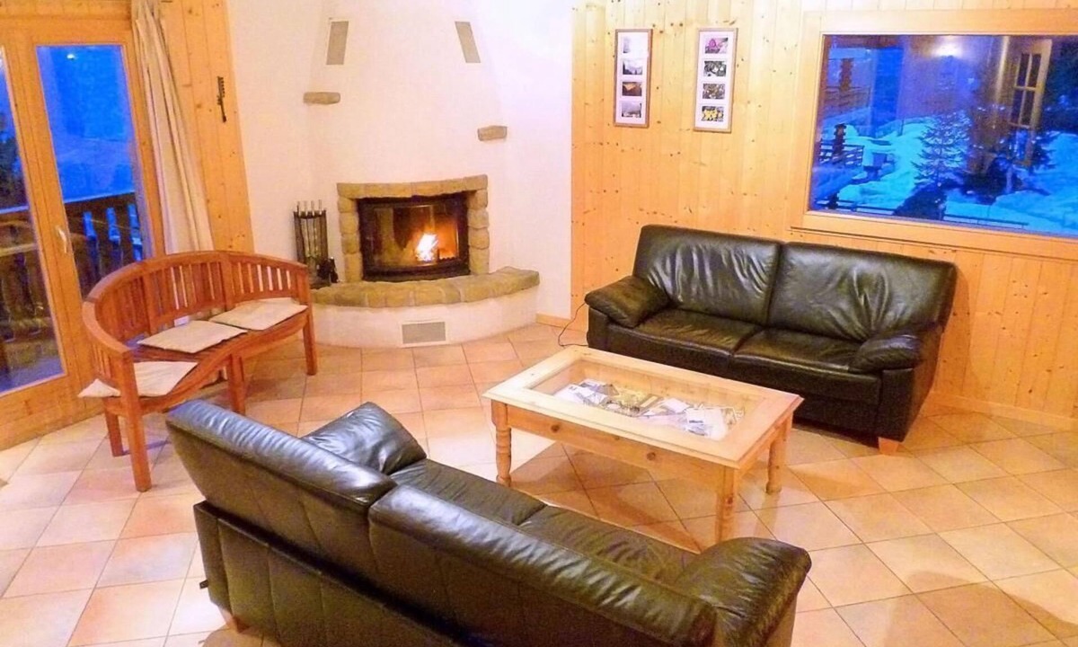 Riddes Ski Chalet | Chalet, 150m from resort center, sauna, terrace, balcony, fireplace or stove, parking, tv, 230m²