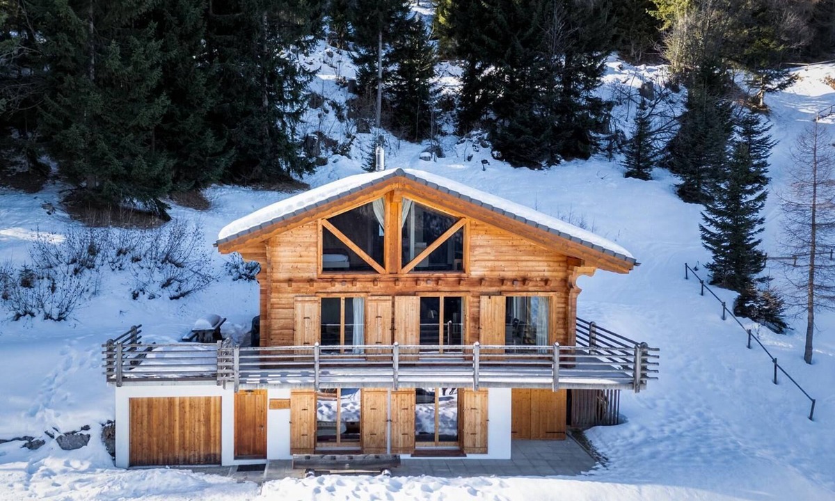 Riddes Ski Chalet | Chalet 18 îles | Luxury chalet With Sauna | La Tzoumaz