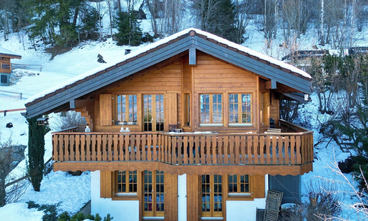 Nendaz Ski Chalet | Chalet close to lift with breathtaking views!
