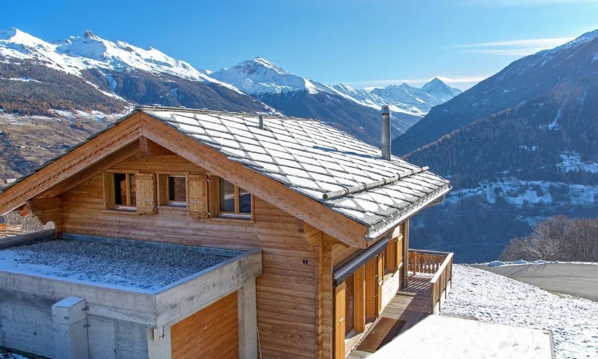 Heremence Ski Chalet | Chalet Falcons Nest