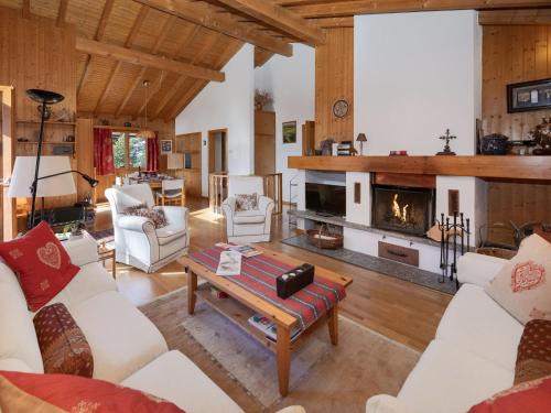 Champex-Lac Ski Chalet | Chalet Veni- Vidi- Mansi by Interhome