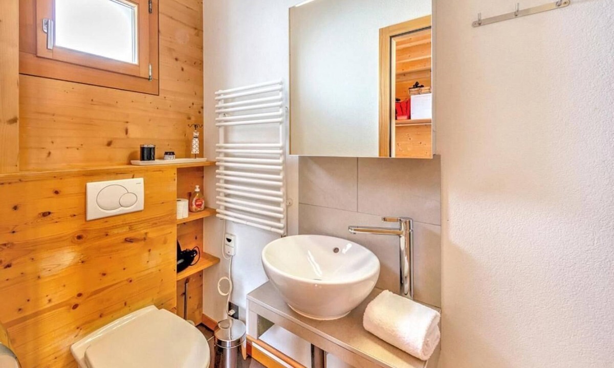 Heremence Ski Chalet | Chalet, wifi, sauna, terrace, balcony, fireplace or stove, parking, tv, ski locker, 200m², Thyon