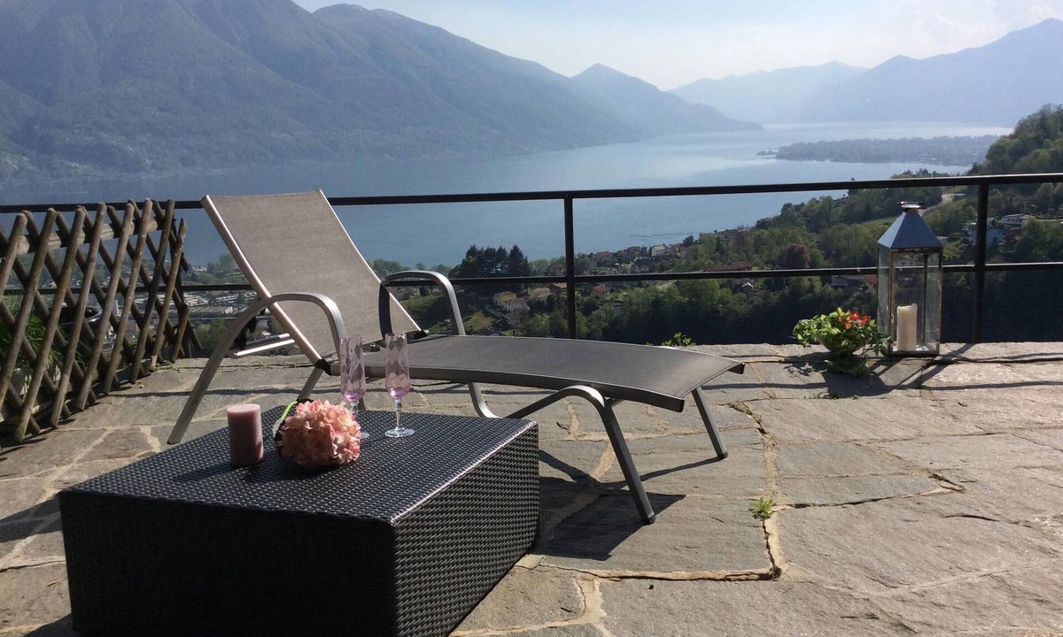 Gordola House | Charming holiday home with a spacious terrace, panoramic views and all-day sun