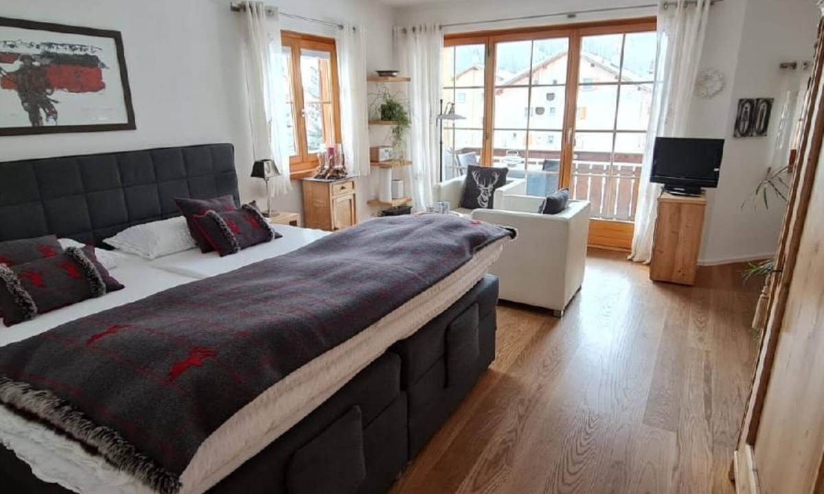 Zuoz Apartment | Chesa Culaischem 2